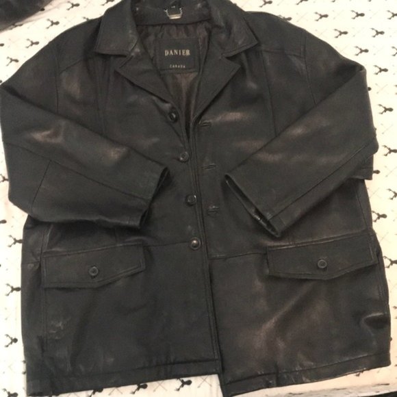 Danier Leather Coat Size: L - Picture 1 of 6